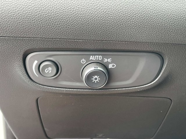 Vehicle image 15 of 31