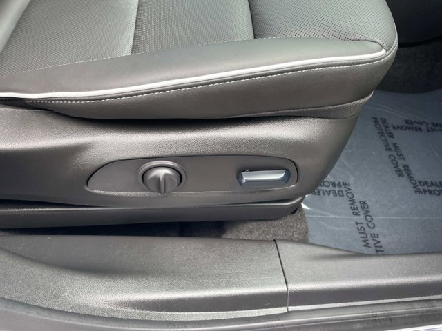 Vehicle image 25 of 31