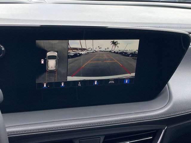 Vehicle image 11 of 31