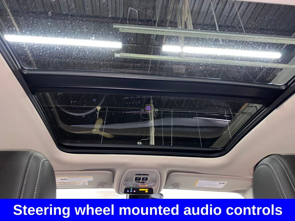 Vehicle image 24 of 30