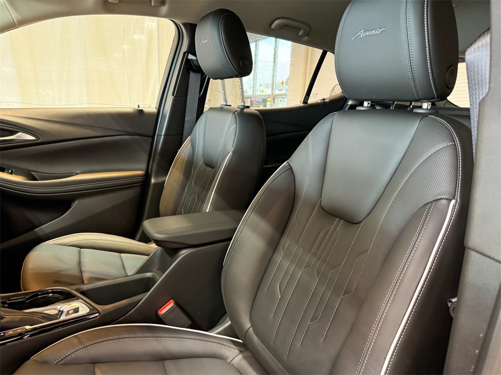Vehicle image 15 of 44