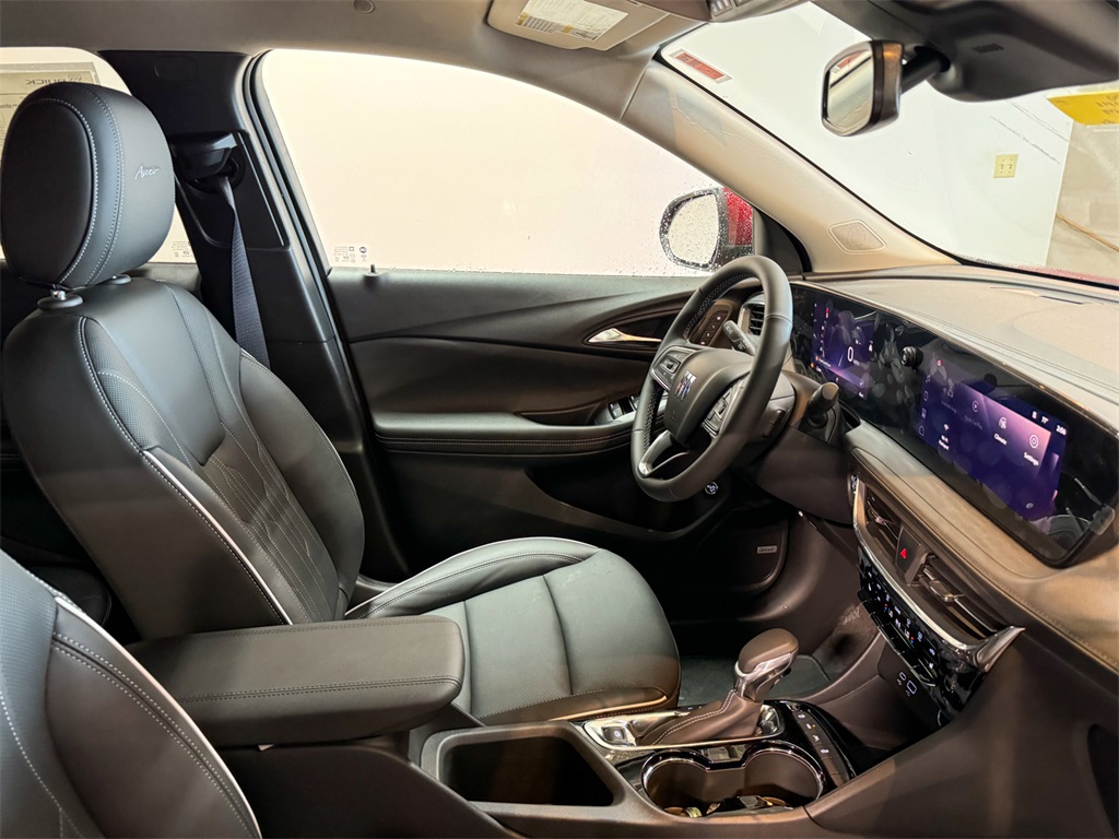 Vehicle image 21 of 44