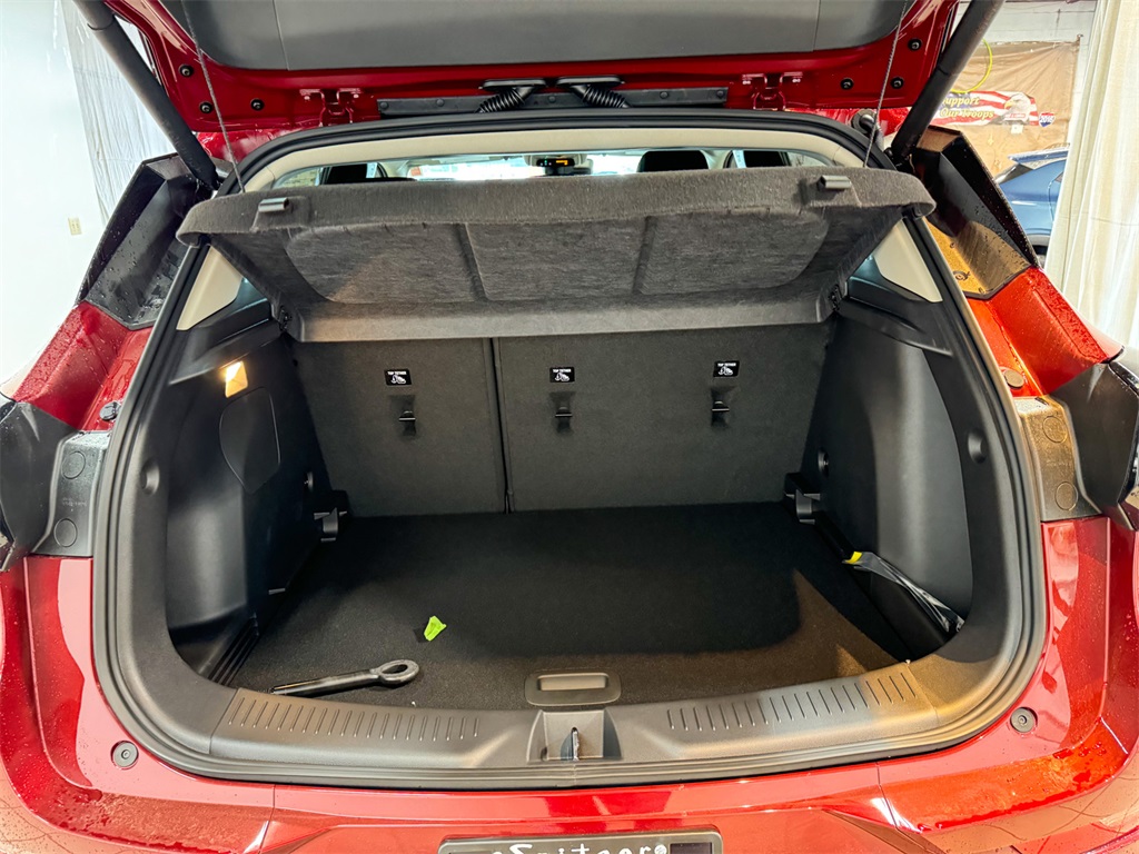 Vehicle image 18 of 44