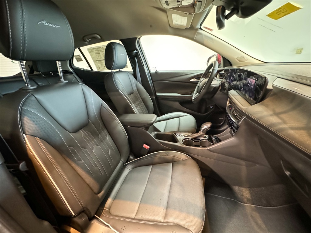Vehicle image 20 of 44