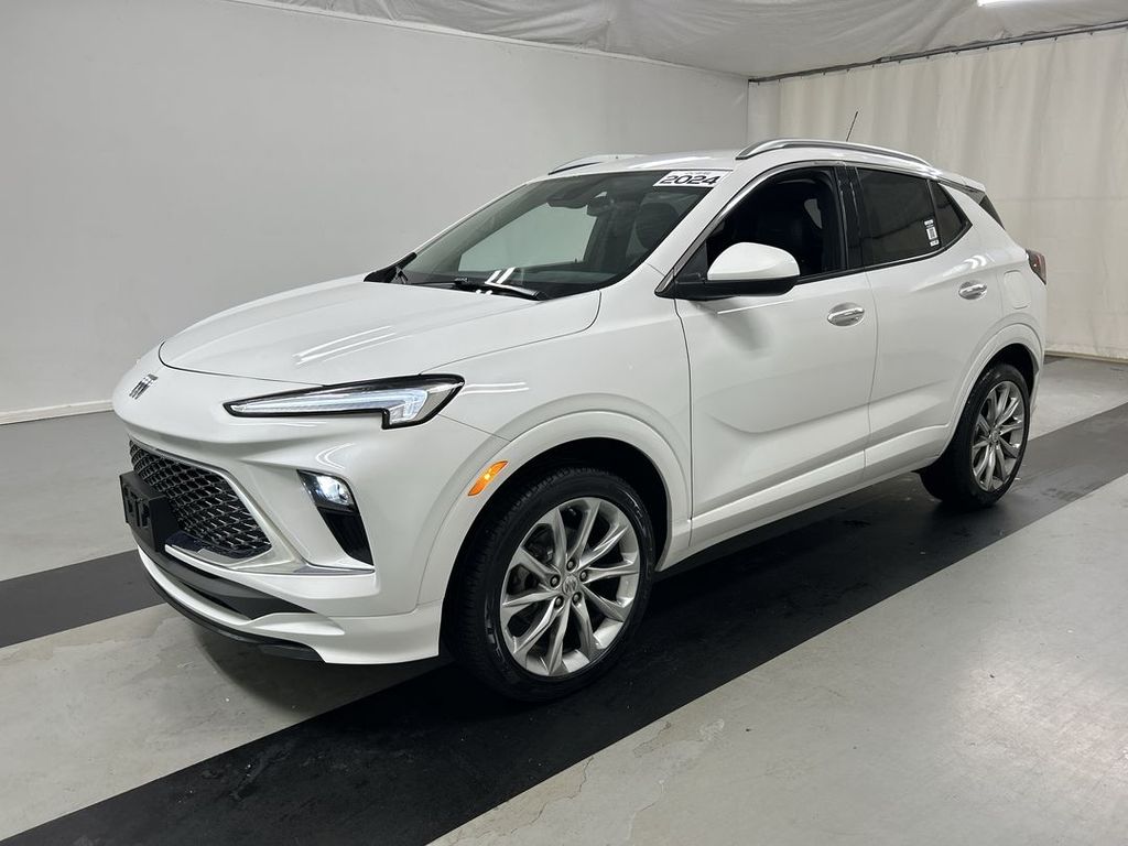 2024 Buick Encore GX Avenir Image 1 of 23