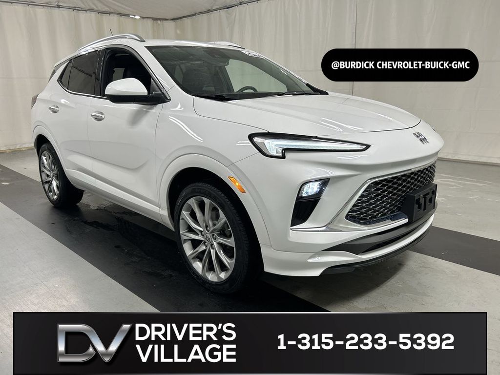 2024 Buick Encore GX Avenir Image 3 of 23