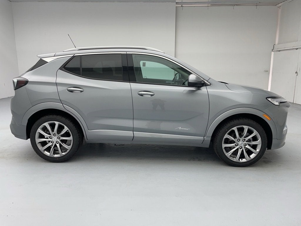 Vehicle image 9 of 75