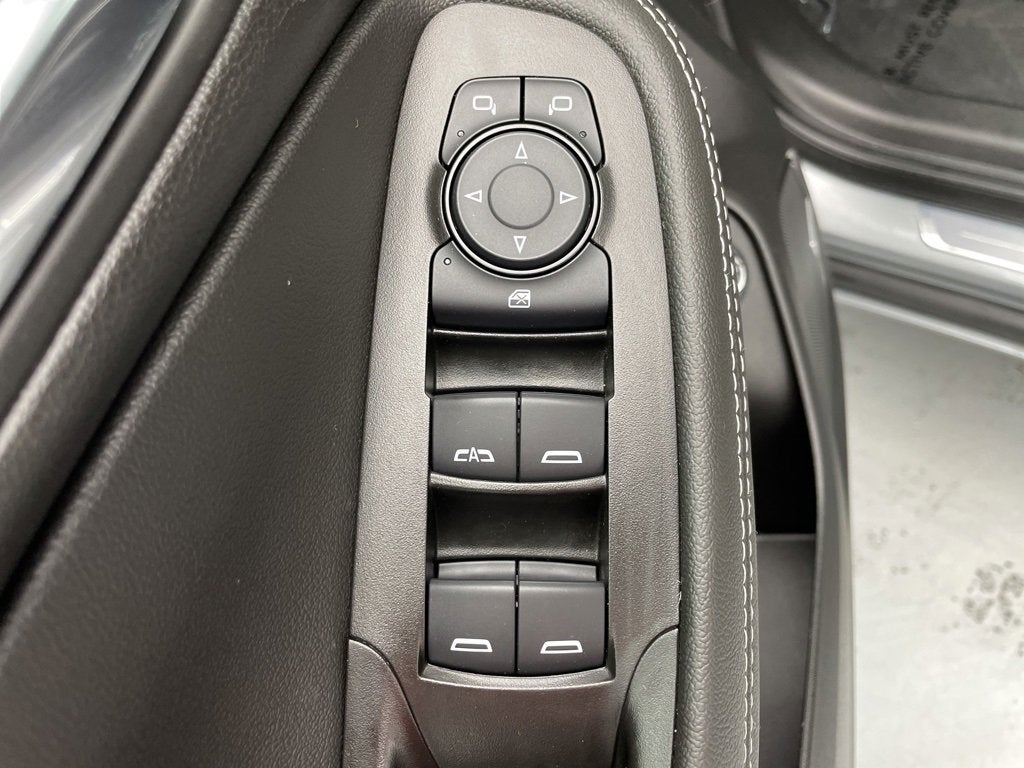 Vehicle image 26 of 75