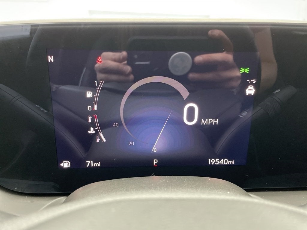 Vehicle image 35 of 75