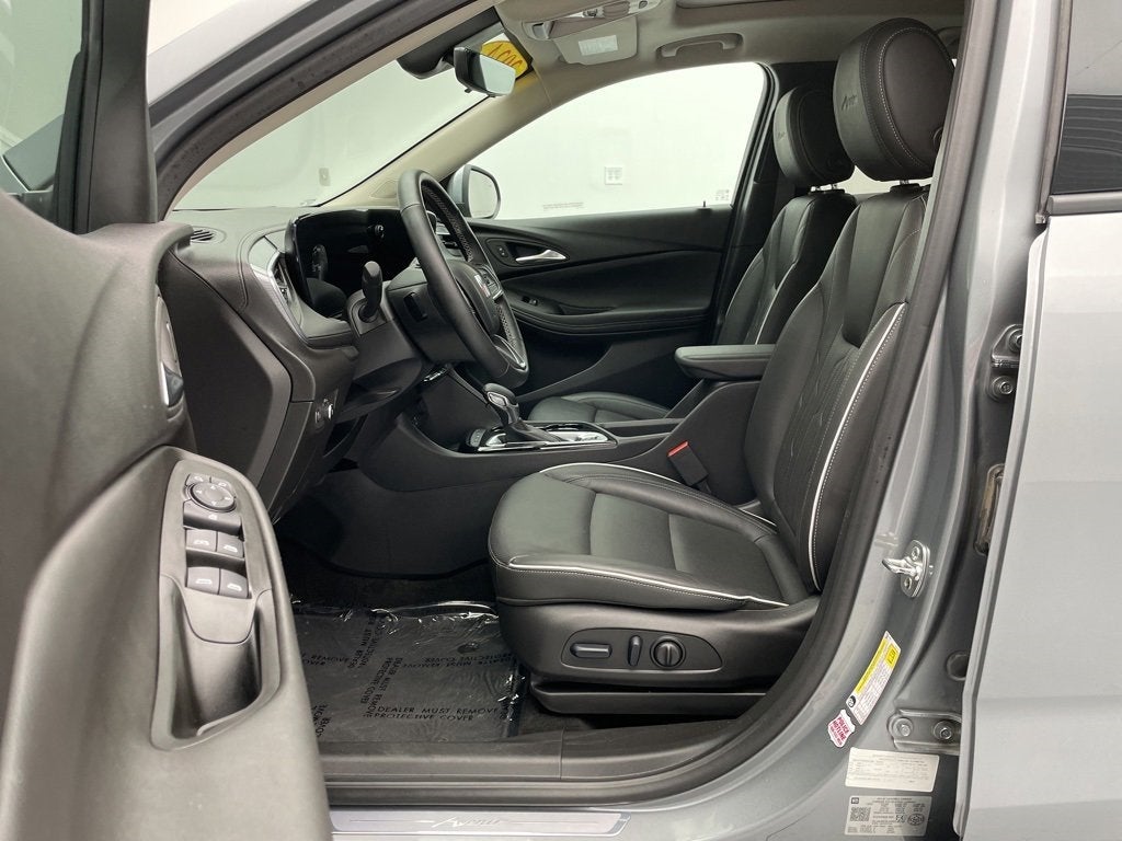 Vehicle image 21 of 75