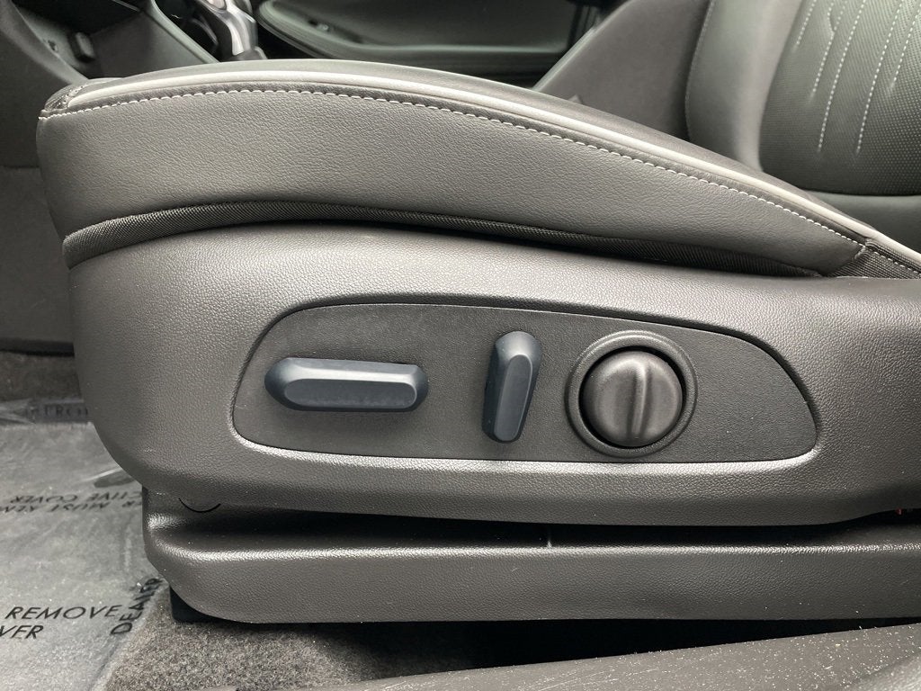 Vehicle image 28 of 75