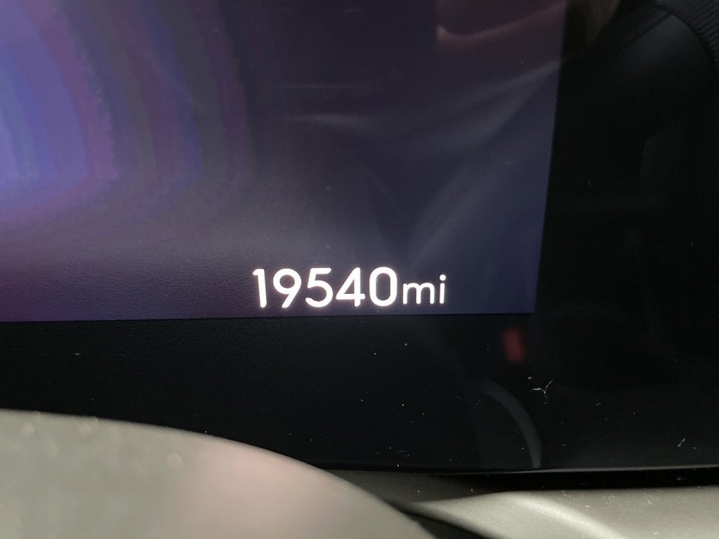 Vehicle image 36 of 75