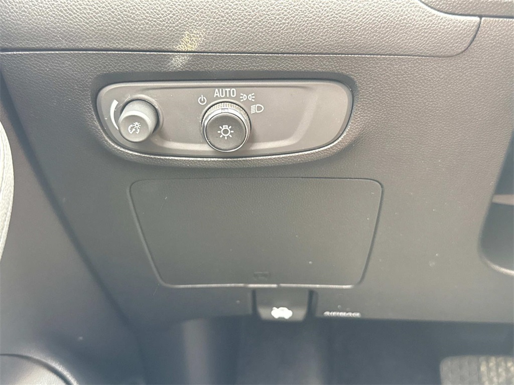 Vehicle image 18 of 31