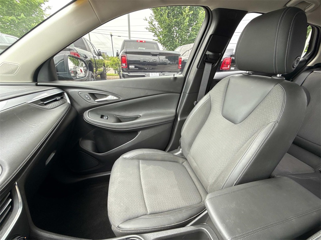 Vehicle image 26 of 31