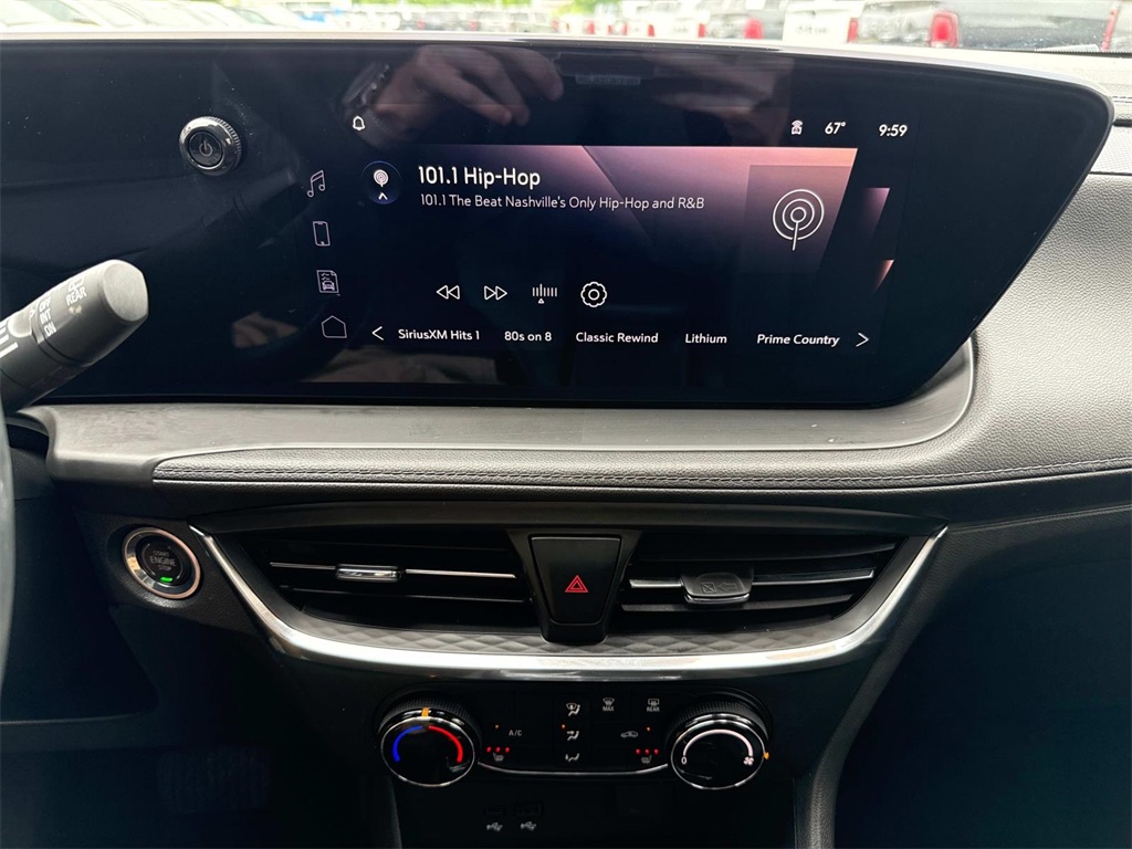 Vehicle image 23 of 31