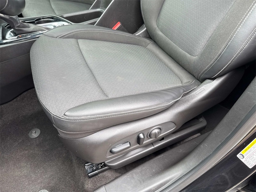 Vehicle image 13 of 31
