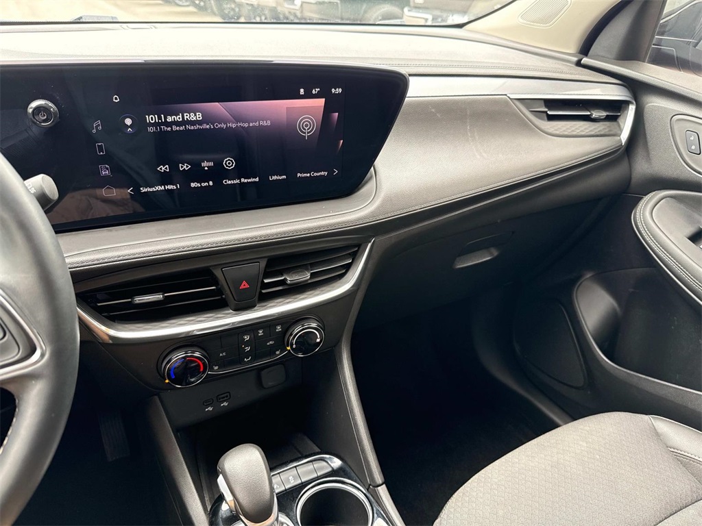 Vehicle image 22 of 31