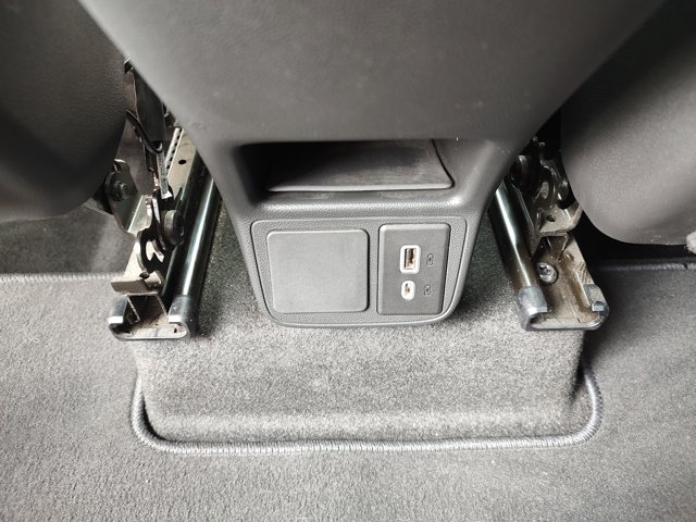Vehicle image 13 of 26