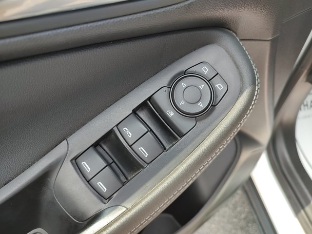 Vehicle image 15 of 26