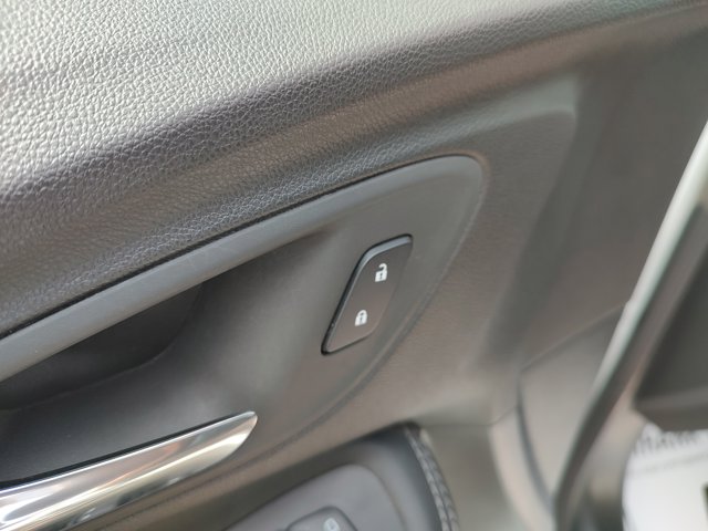 Vehicle image 16 of 26