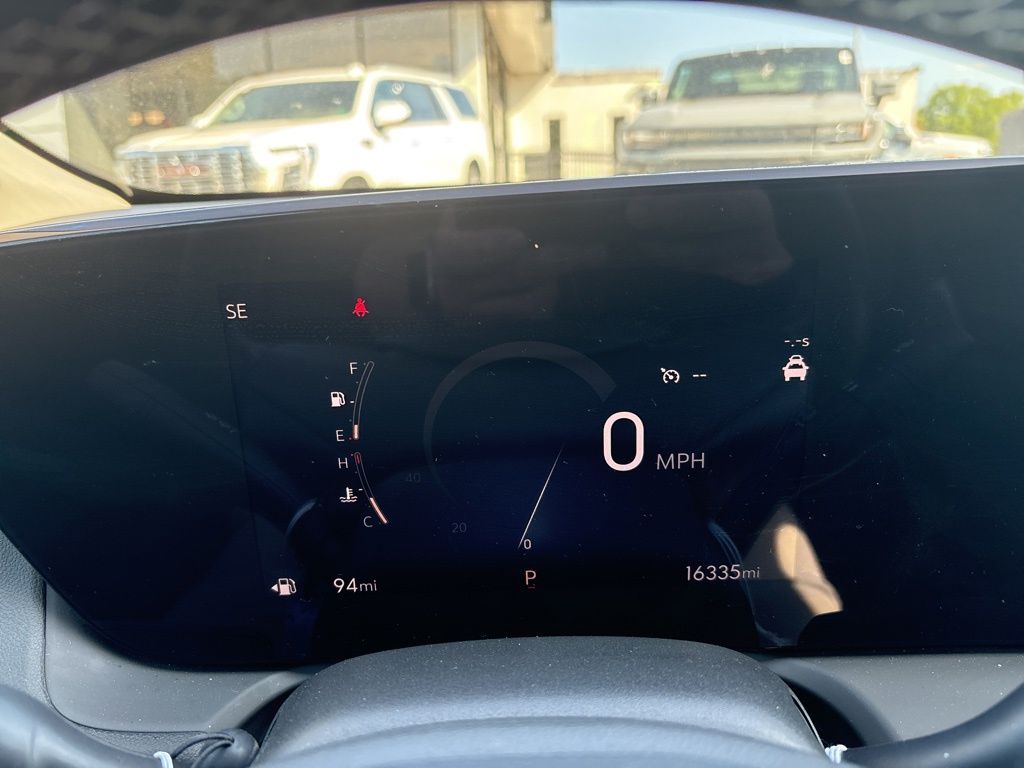 Vehicle image 14 of 16