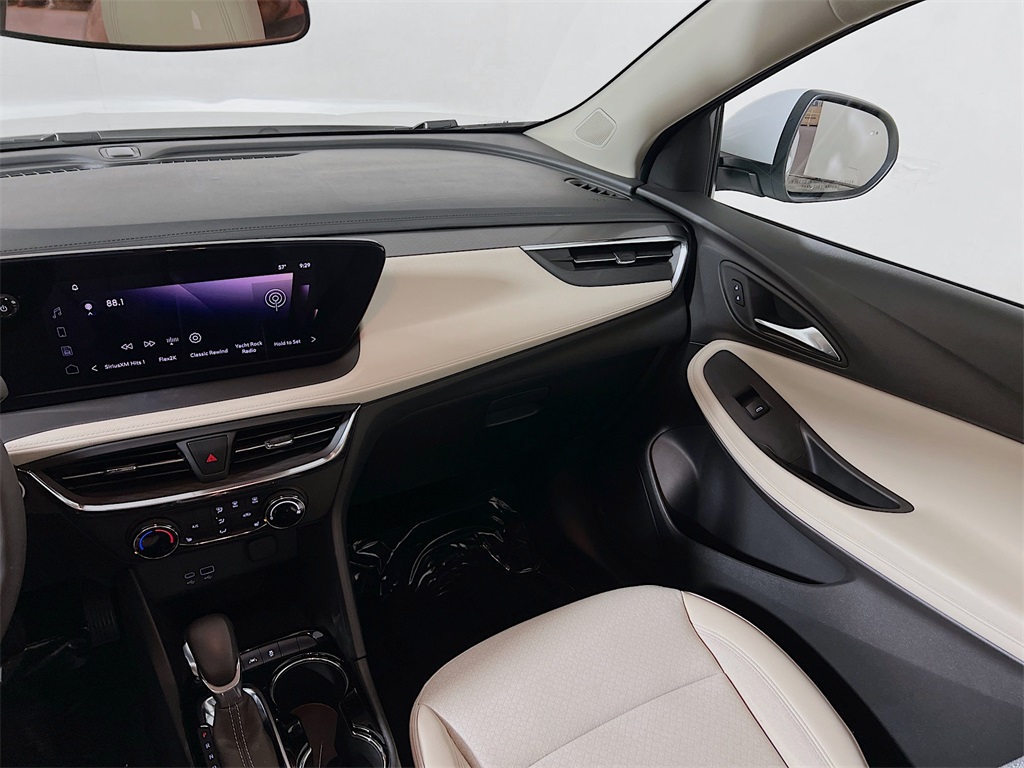 Vehicle image 21 of 35