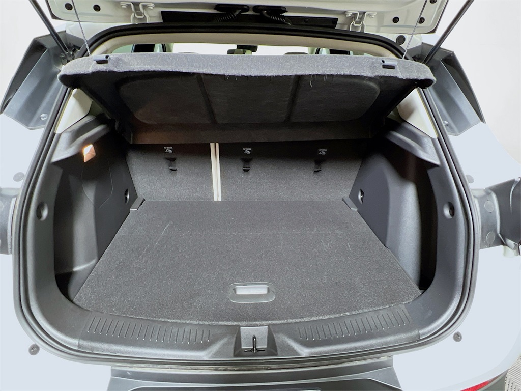 Vehicle image 23 of 35