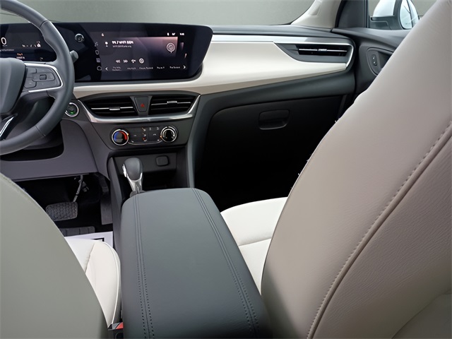 Vehicle image 20 of 24