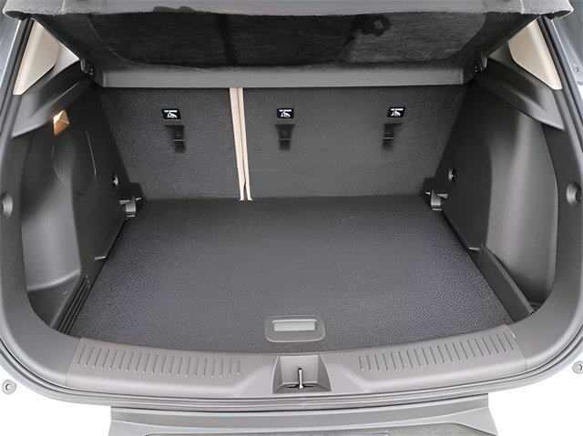 Vehicle image 23 of 24