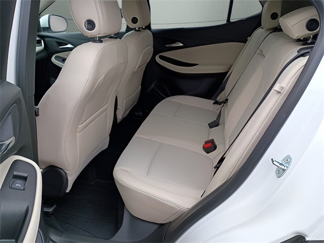 Vehicle image 21 of 24