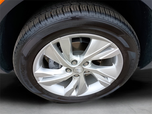 Vehicle image 10 of 24
