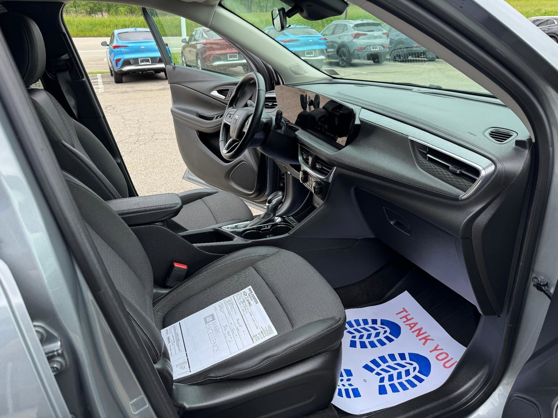 Vehicle image 28 of 30