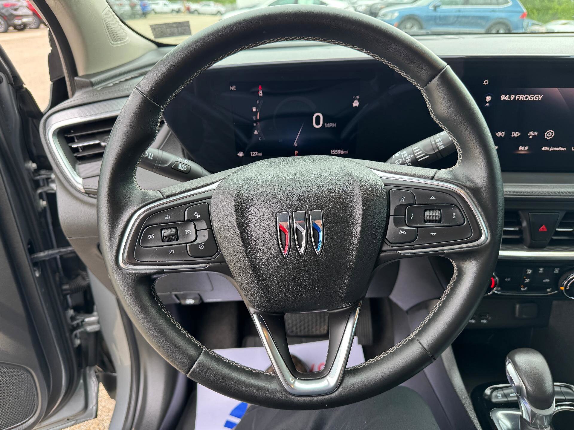 Vehicle image 18 of 30