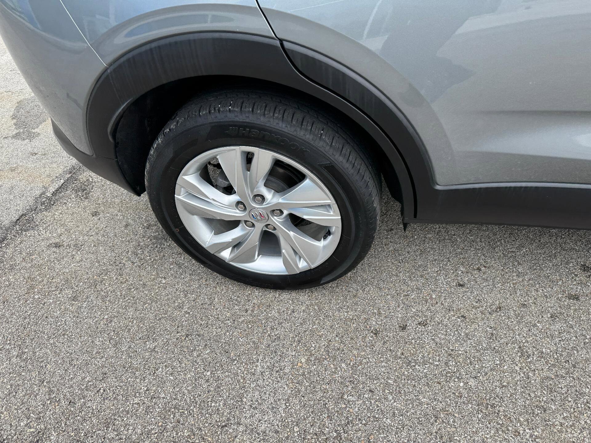 Vehicle image 10 of 30