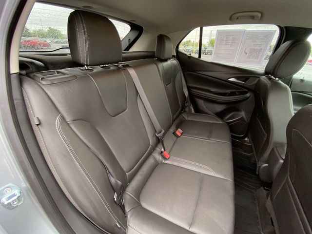 Vehicle image 25 of 33