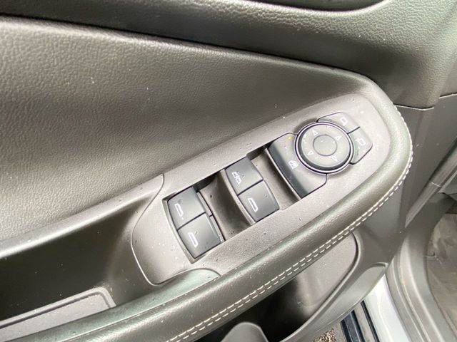 Vehicle image 22 of 33