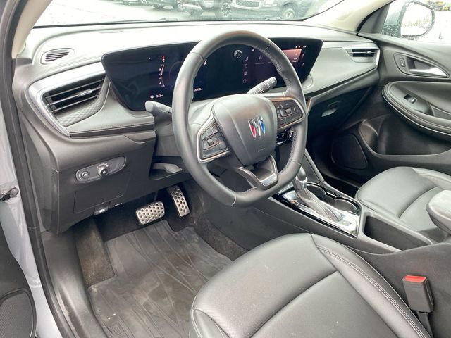 Vehicle image 10 of 33
