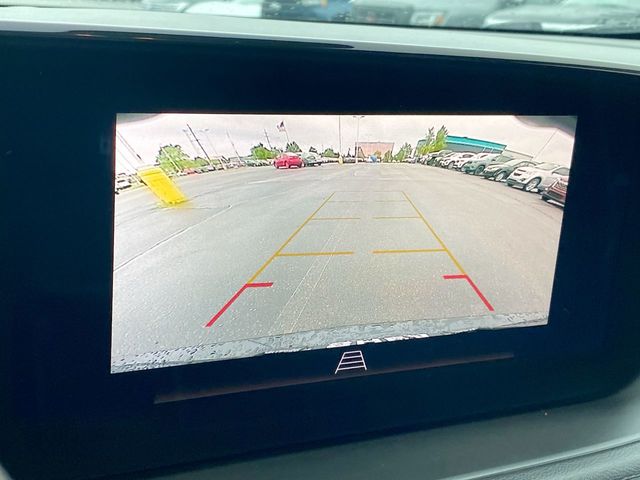 Vehicle image 14 of 33