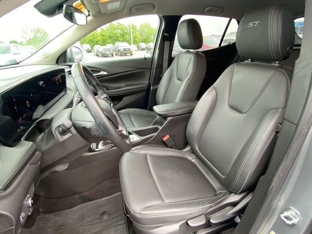 Vehicle image 18 of 33