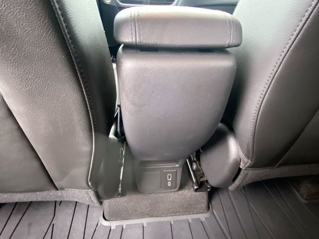 Vehicle image 20 of 33