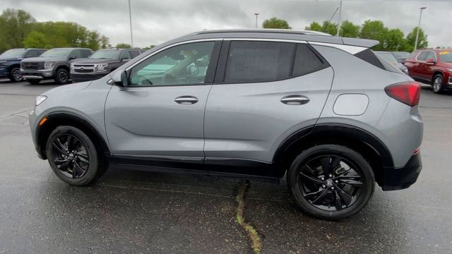 Vehicle image 9 of 33