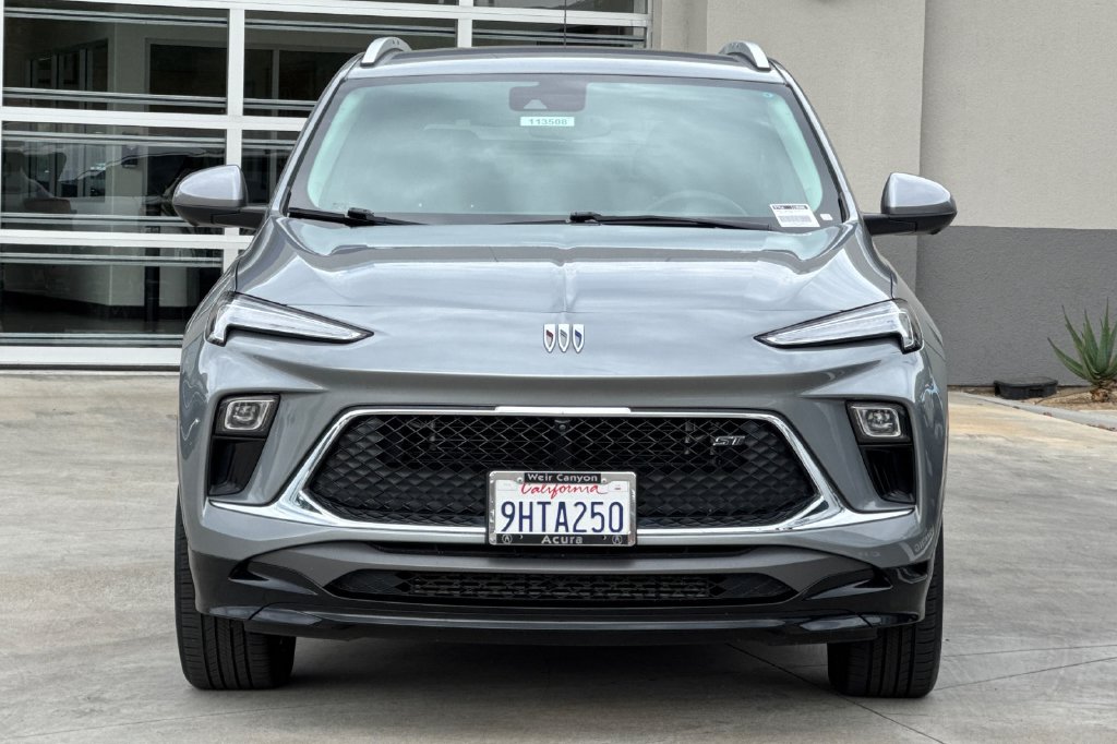 2024 Buick Encore GX Sport Touring Image 2 of 37