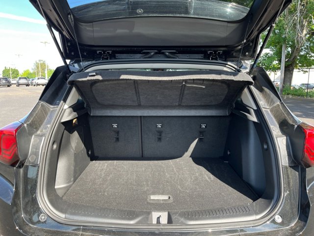 Vehicle image 27 of 42