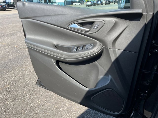 Vehicle image 19 of 42