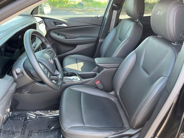 Vehicle image 32 of 42