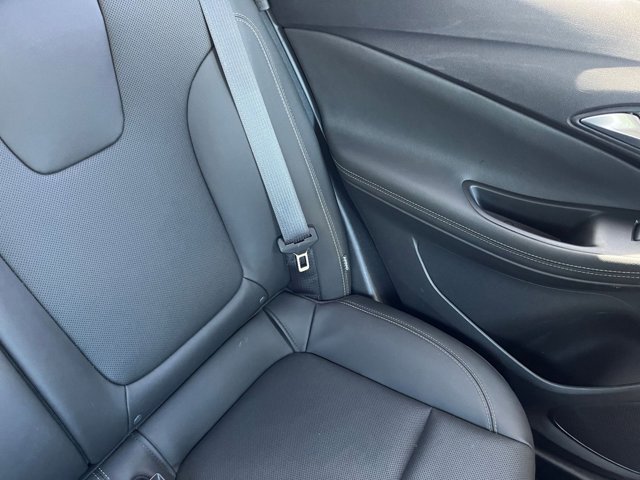 Vehicle image 33 of 42