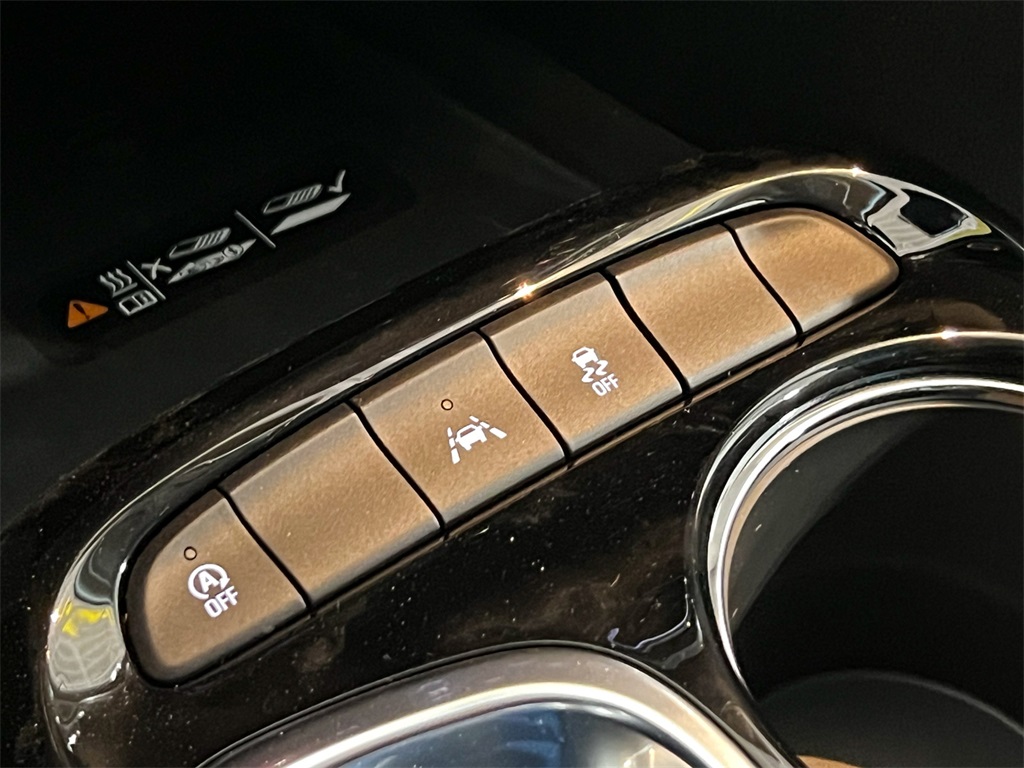Vehicle image 39 of 43
