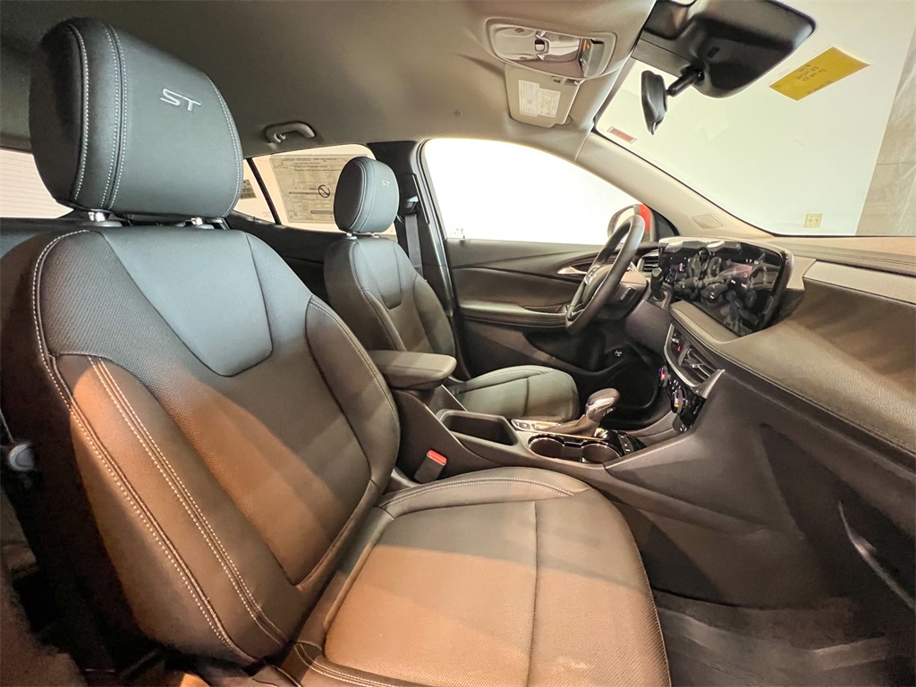 Vehicle image 19 of 43