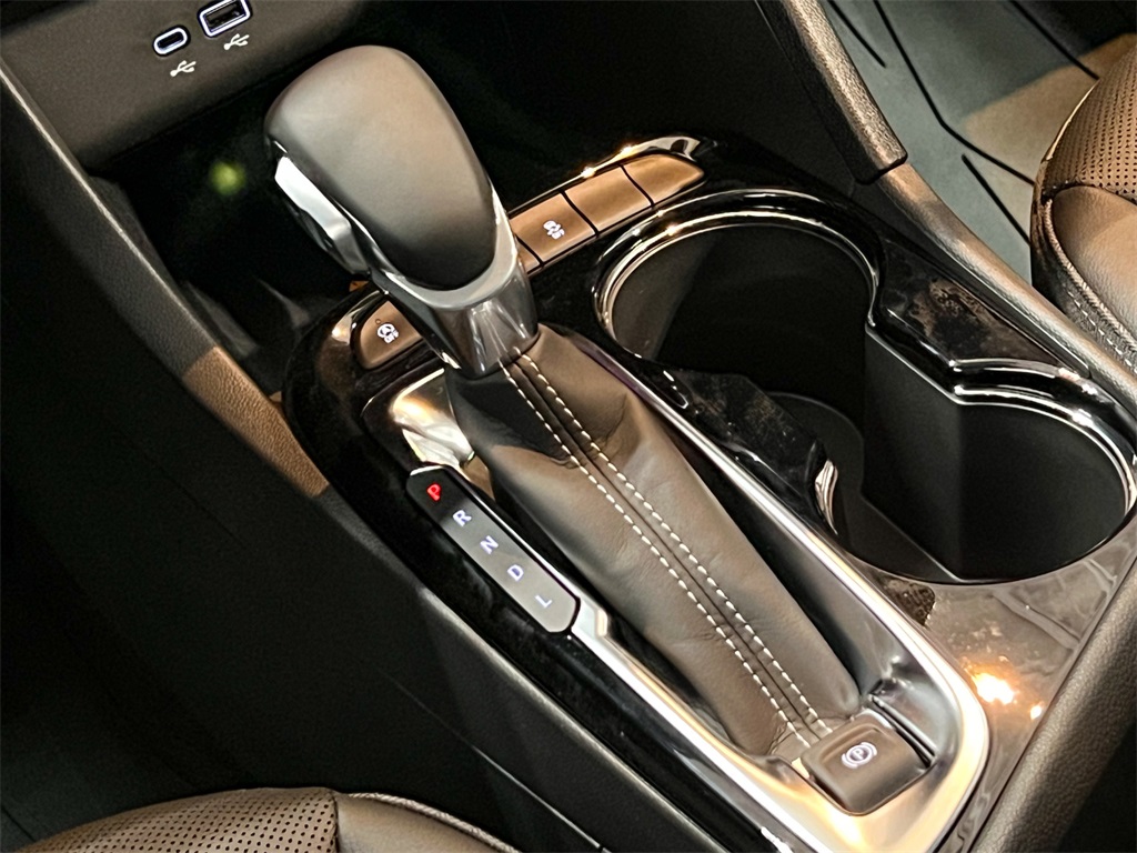 Vehicle image 26 of 43