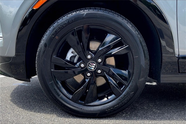 Vehicle image 10 of 33